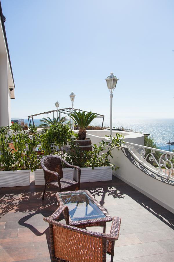 Casa Restino Bed & Breakfast Torre del Greco Bagian luar foto